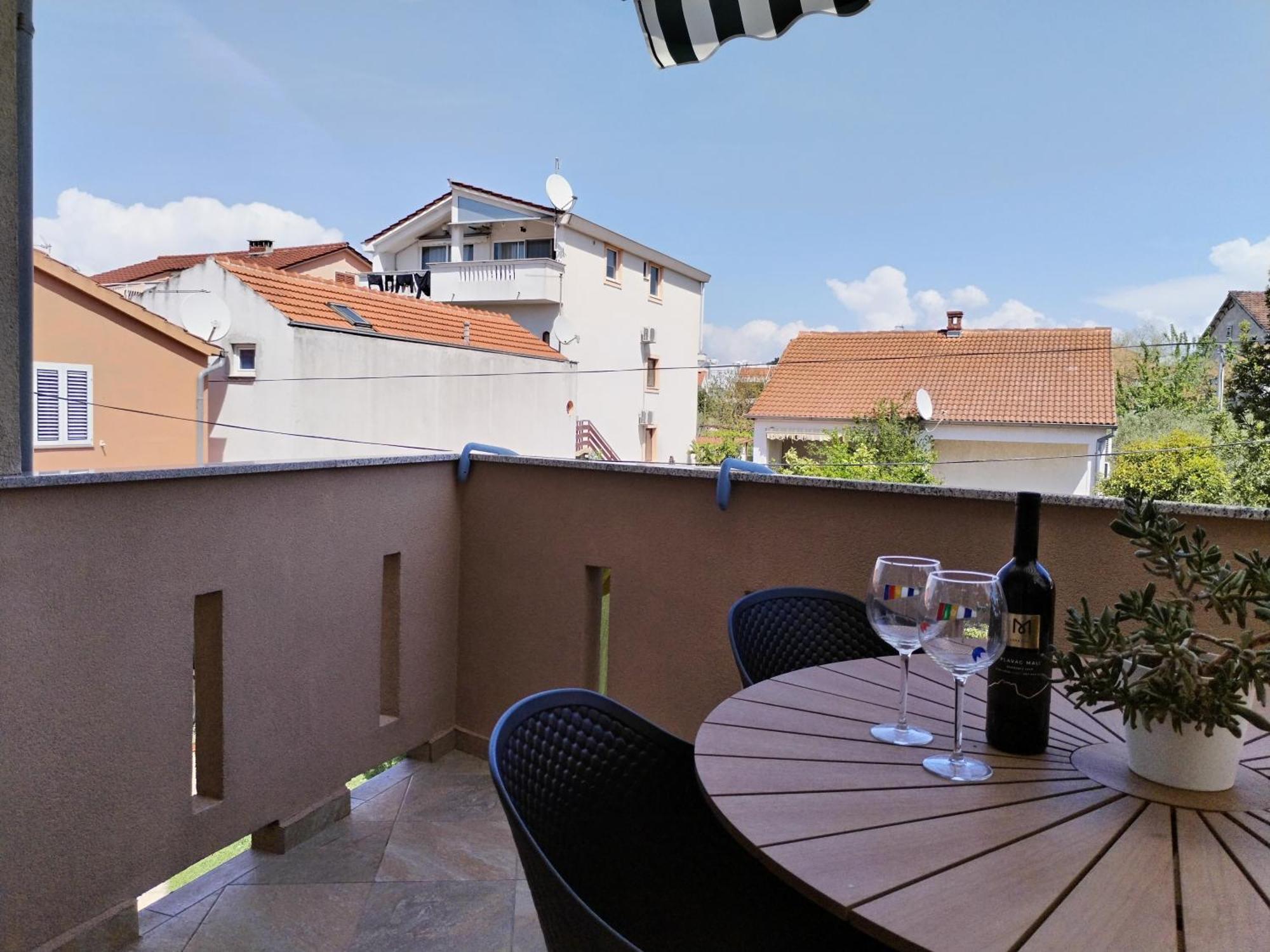 Family Apartment B&B Biograd Na Moru Exterior foto